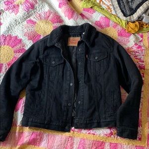 Black Levi’s trucker Sherpa jean jacket